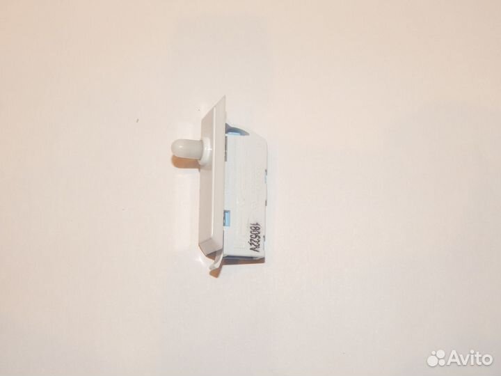 Кнопка контроля закрытия люка Samsung DC64-00828G