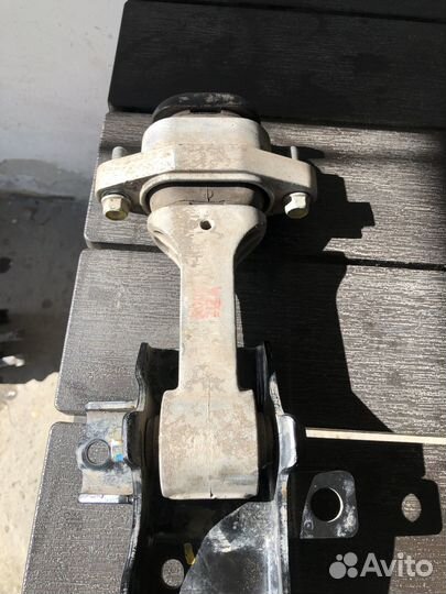 Опора двигателя задняя Kia Rio 3 G4FA