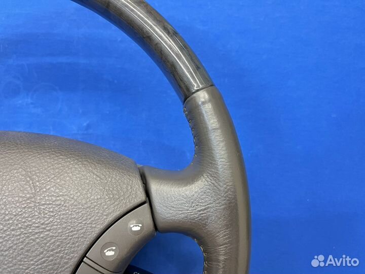 Оригинальный руль с косточкой дерево Toyota Lexus