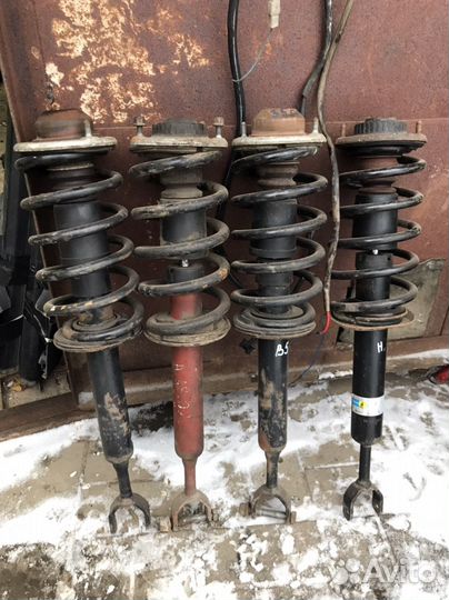 Стойки передние Passat B5/B5+