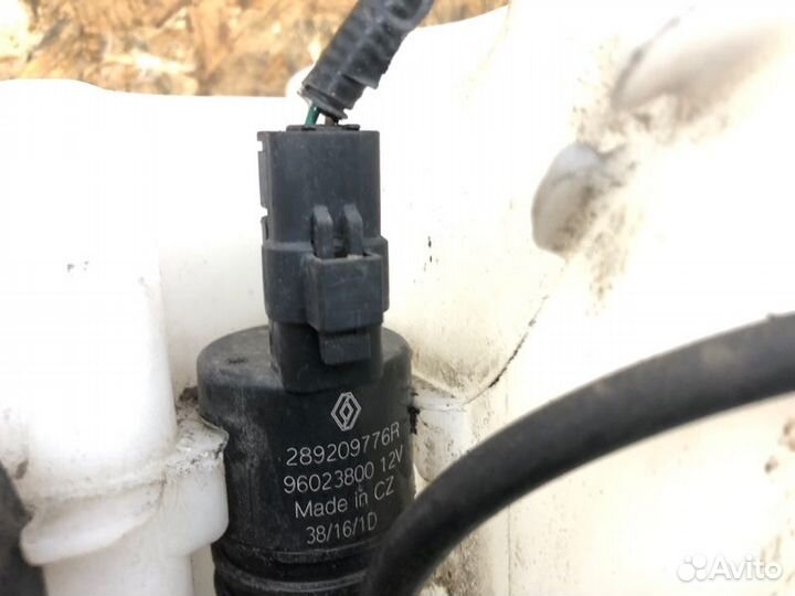 Бачок омывателя Renault Kaptur H5 2.0 F4R410 2017