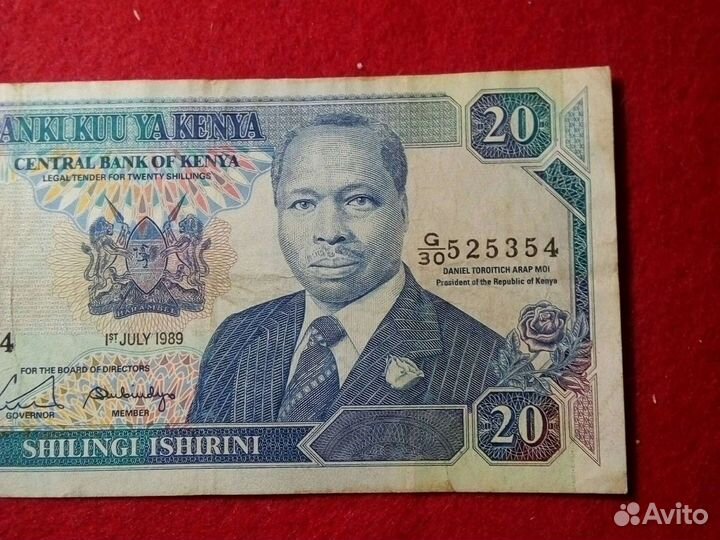 Кения /20 шиллинг/ 1989год /VF