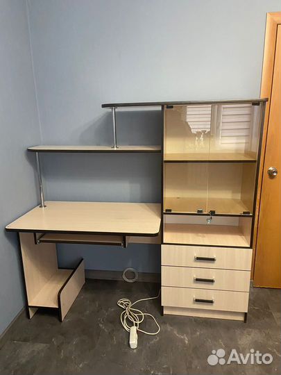 Стол компьютерный/письменный