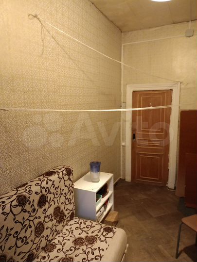 Комната 13 м² в > 9-к., 2/4 эт.