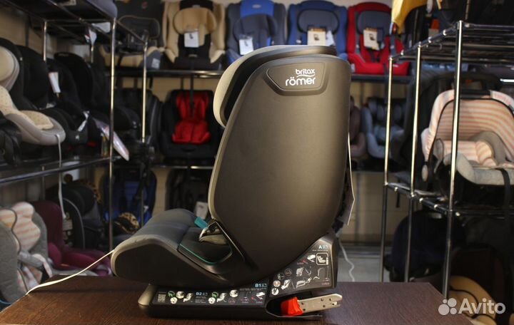 Автокресло Britax Romer Advansafix i-Size 9-36кг