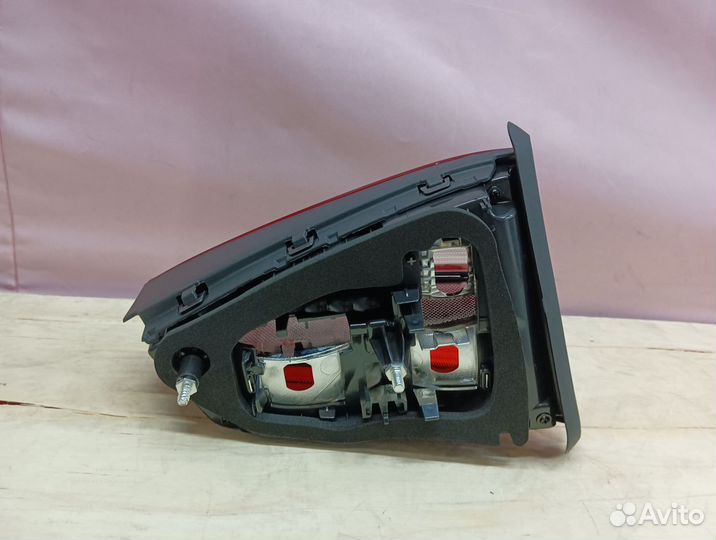 Фонарь правый внутренний Volkswagen Jetta 6 2010