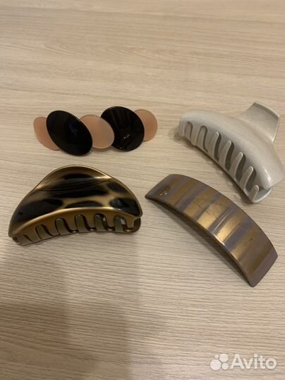 Заколки для волос