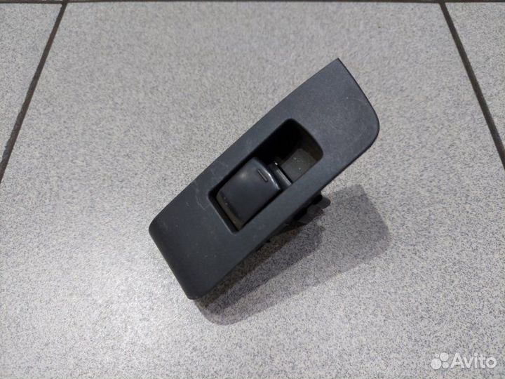 Блок управления стеклами задний левый Nissan