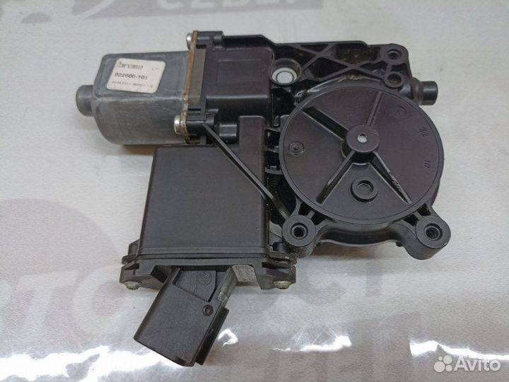 Моторчик стеклоподъемника задний левый Geely