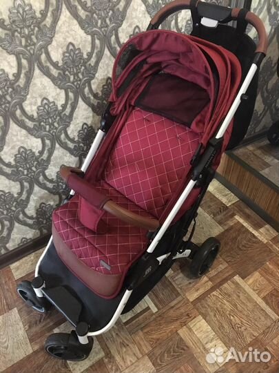 Прогулочная коляска в отличном состоянии