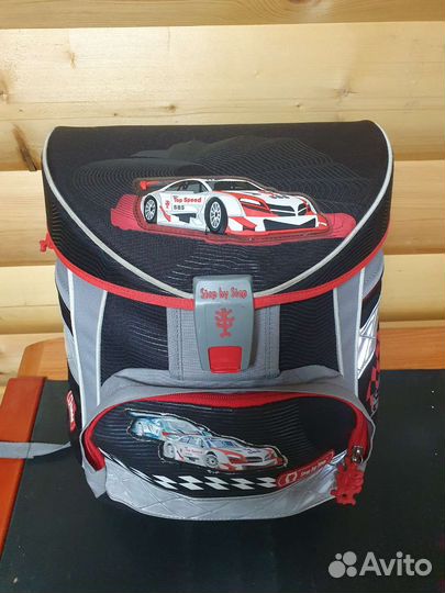 Ранец школьный для мальчика в отличном состояние