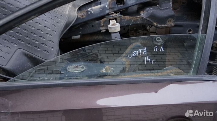 Стекло двери левое правое Volkswagen Jetta 6