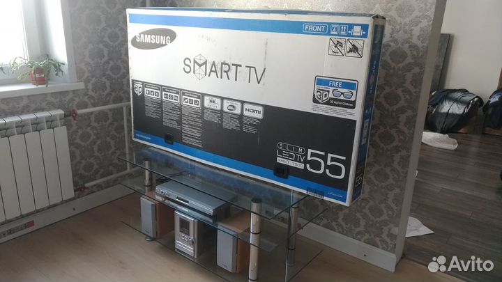 Тумба под телевизор стеклянная