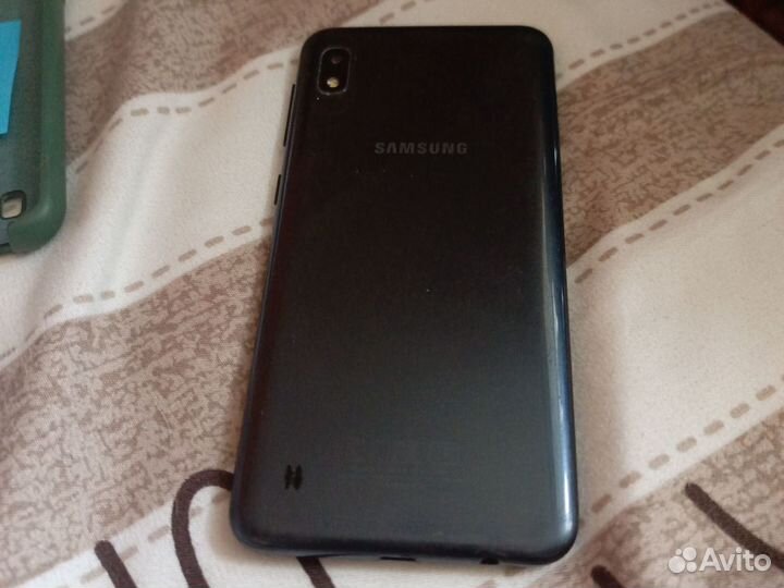 Samsung Galaxy A10, 2/32 ГБ