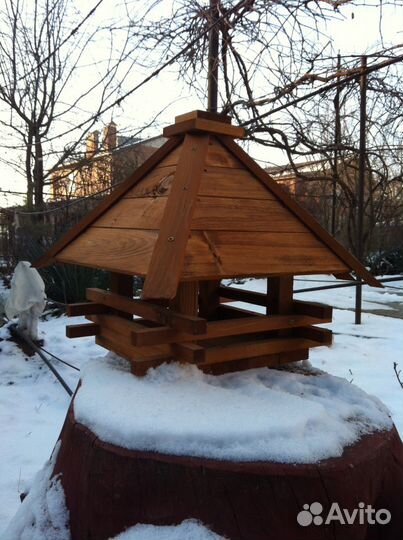 Кормушки для птиц и скворечники