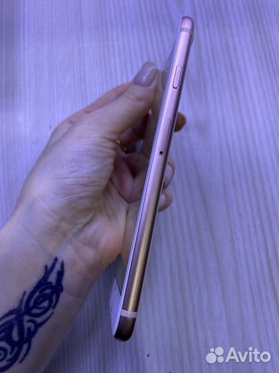 iPhone 8, 64 ГБ