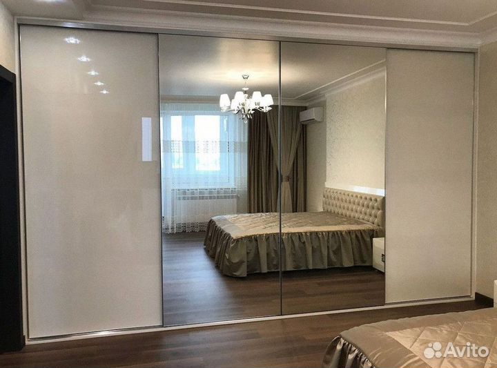 Книжный шкаф