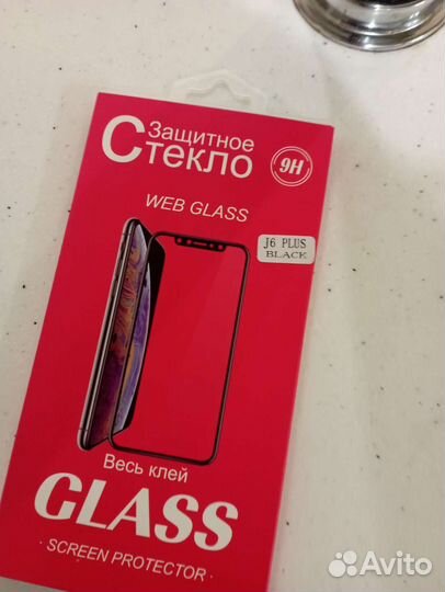 Защитное стекло и чехол для самсунга галакси J6+