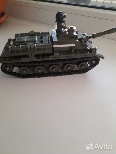 Танк из lego