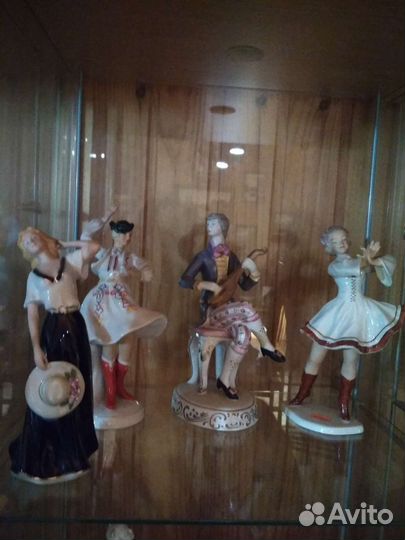 Фарфоровые статуэтки,цены на 3-9 фото