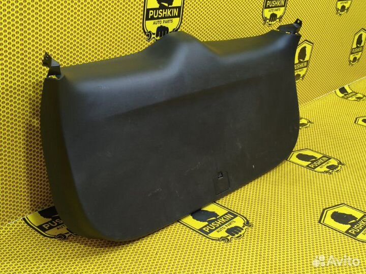 Обшивка крышки багажника панель задняя Mitsubishi