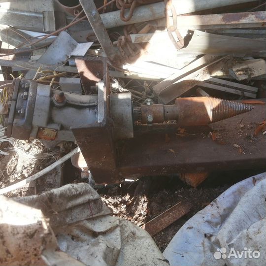 Винтовой дровокол