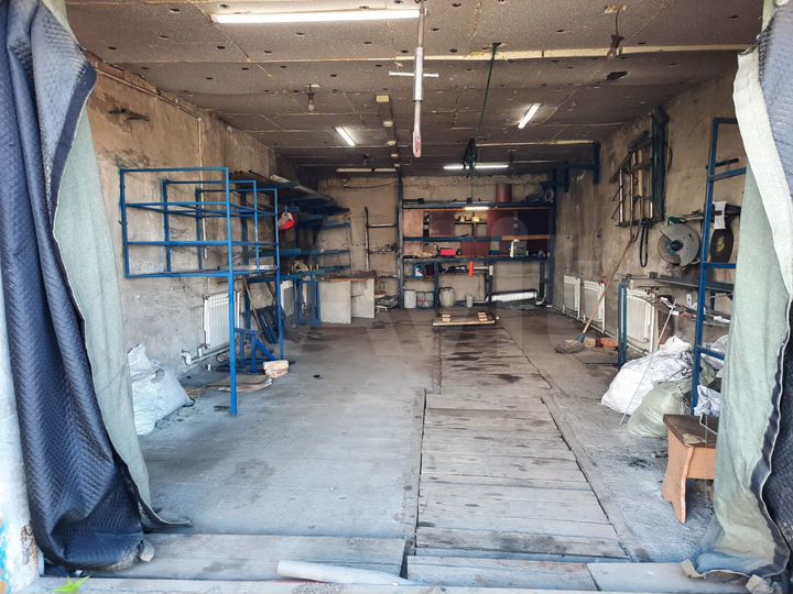 Гараж, > 30 м²