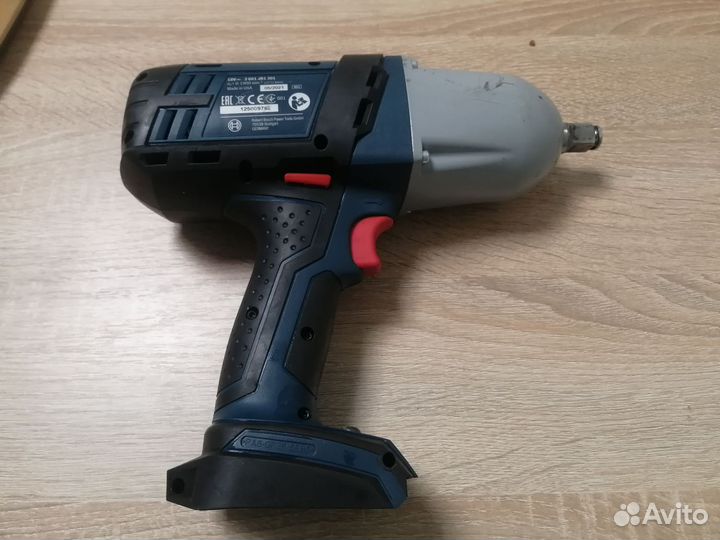 Bosch GDS 18 V-LI HT гайковёрт 650 Нм