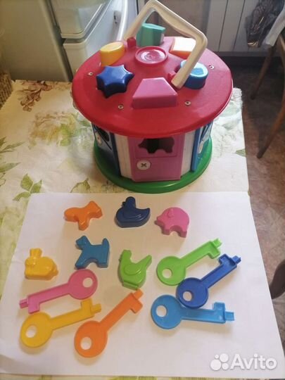 Игрушка домик сортер