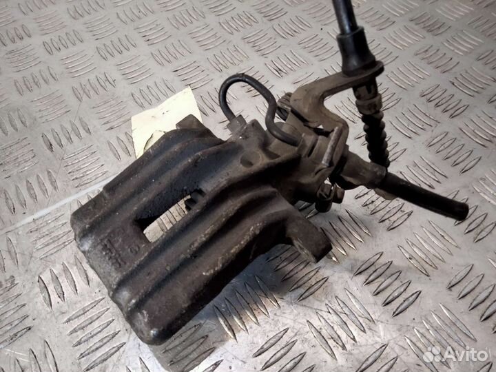 Суппорт задний левый Golf 5