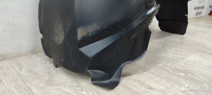 Подкрылок передний левый Ford Mondeo 2.0L duratorq