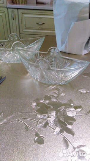 Хрустальная вазы-лодочки