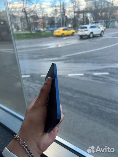 iPhone 12, 64 ГБ