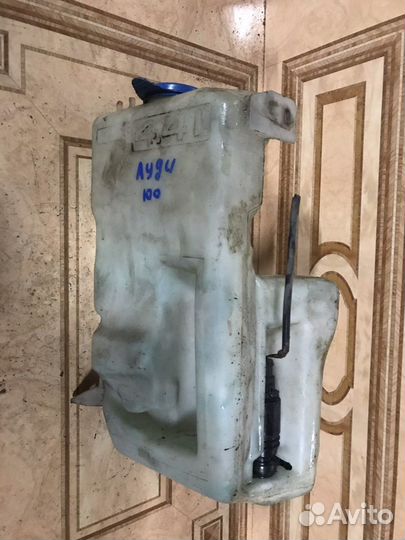 Бачок омывателя Ауди 100