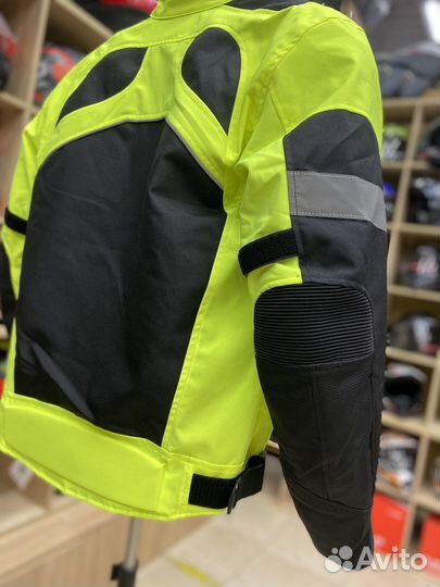 Мотокуртка с подложкой утепленной защитными вставк