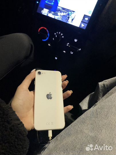 iPhone SE (2020), 64 ГБ