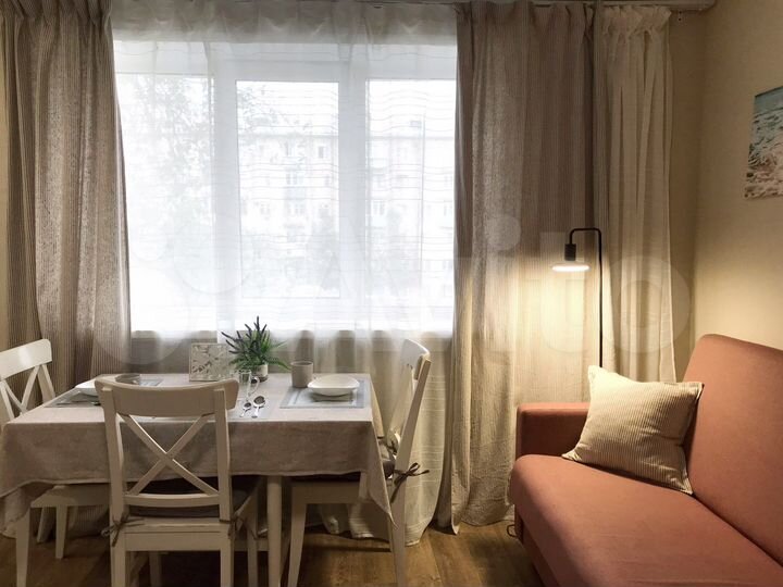 2-к. квартира, 43 м², 2/4 эт.