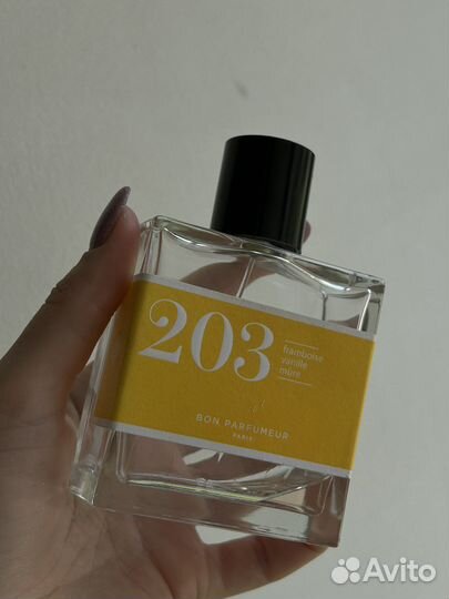 Пустой флакон духов для фото и видео