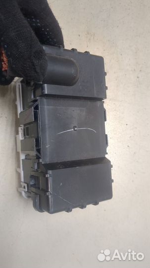 Блок предохранителей Cadillac XT4, 2019