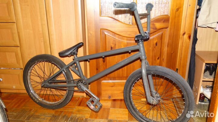 Трюковой велосипед BMX