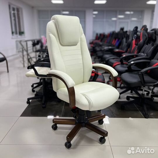 Кресло для руководителя T-9923 (цвета)