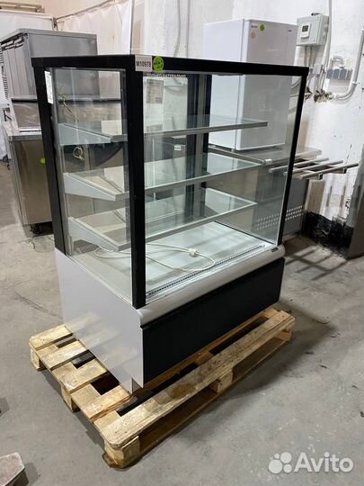 Кондитерская витрина