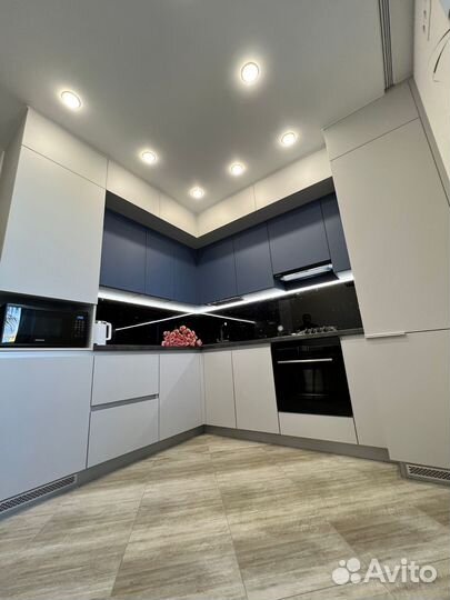 П образная кухня на заказ. Фабрика в Челябинске