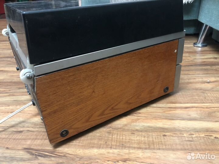 Проигрыватель винила СССР