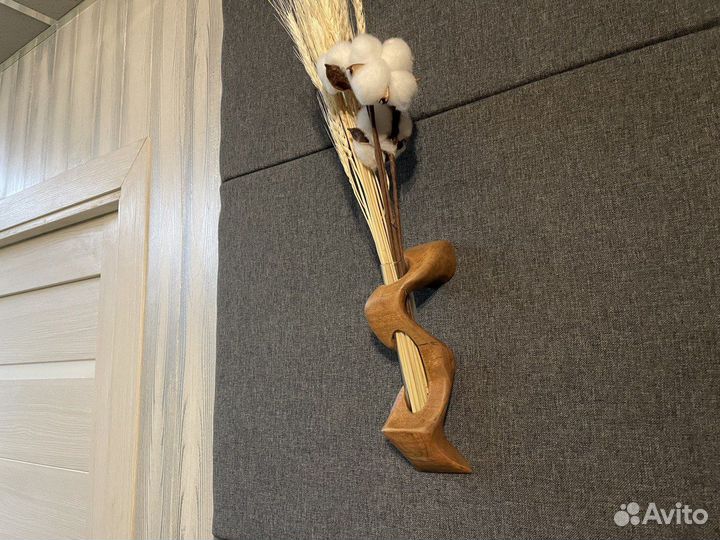 Настенная ваза из дерева