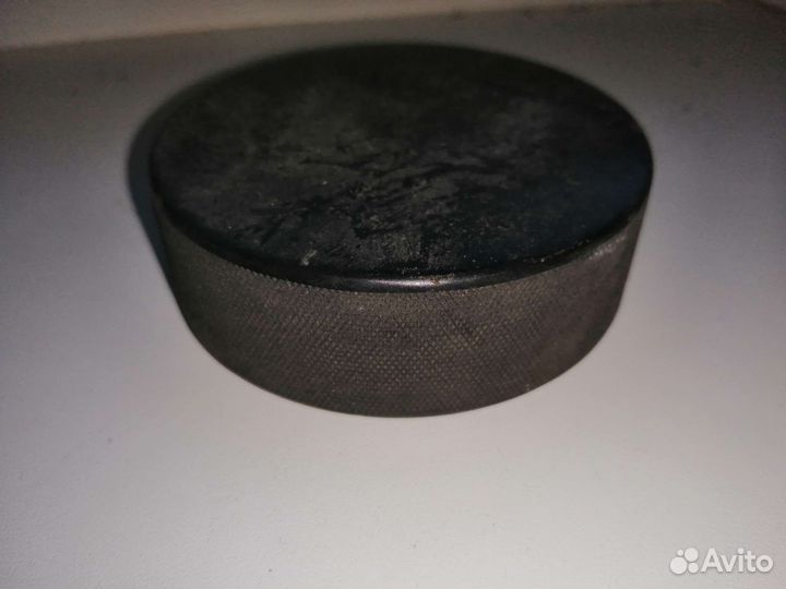 Шайба хоккейная бу