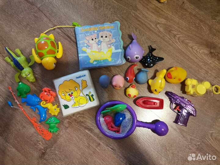 Игрушки для купания в ванной