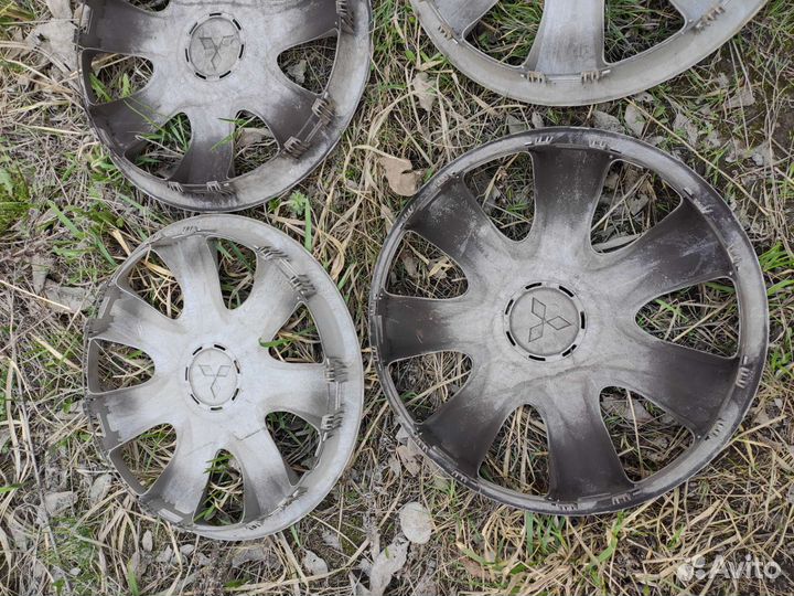 Колпаки Митсубиси R-16