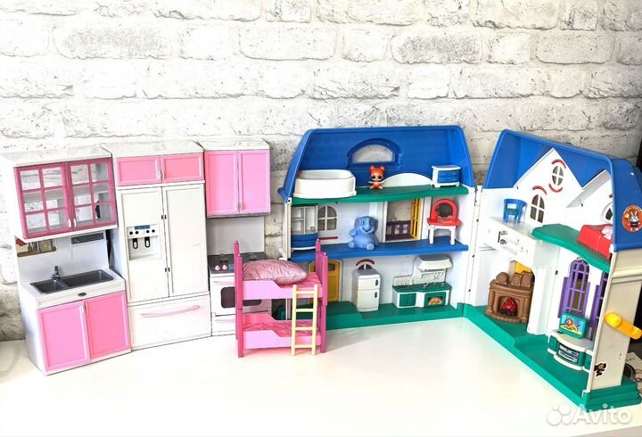 Кукольный домик с мебелью