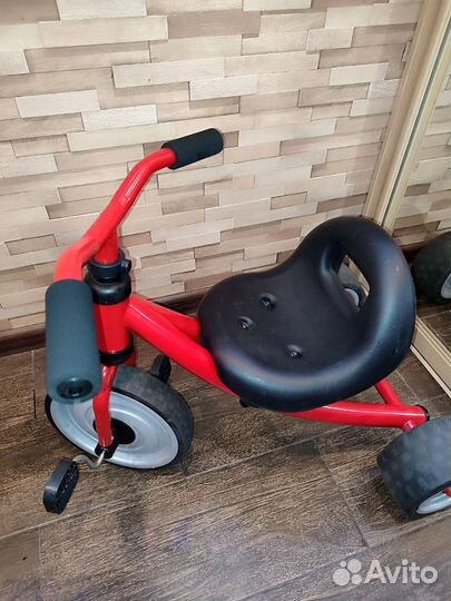 Трехколесный велосипед и самокат 2 в 1
